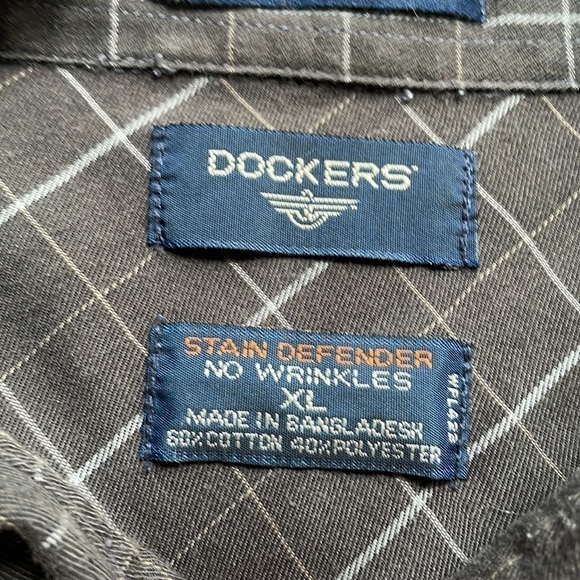 Dockers XL stain resistant, wrinkle free grey plaid button down shirt - Picture 4 of 7